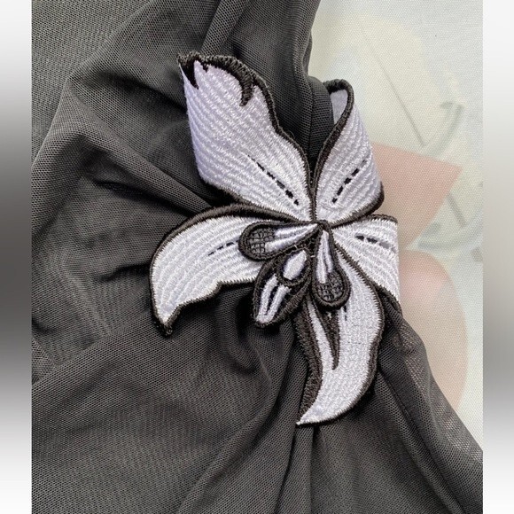 Victoria's Secret Black Mesh Underwire babydoll 36C Rose Embroidered VTG New - Picture 7 of 12